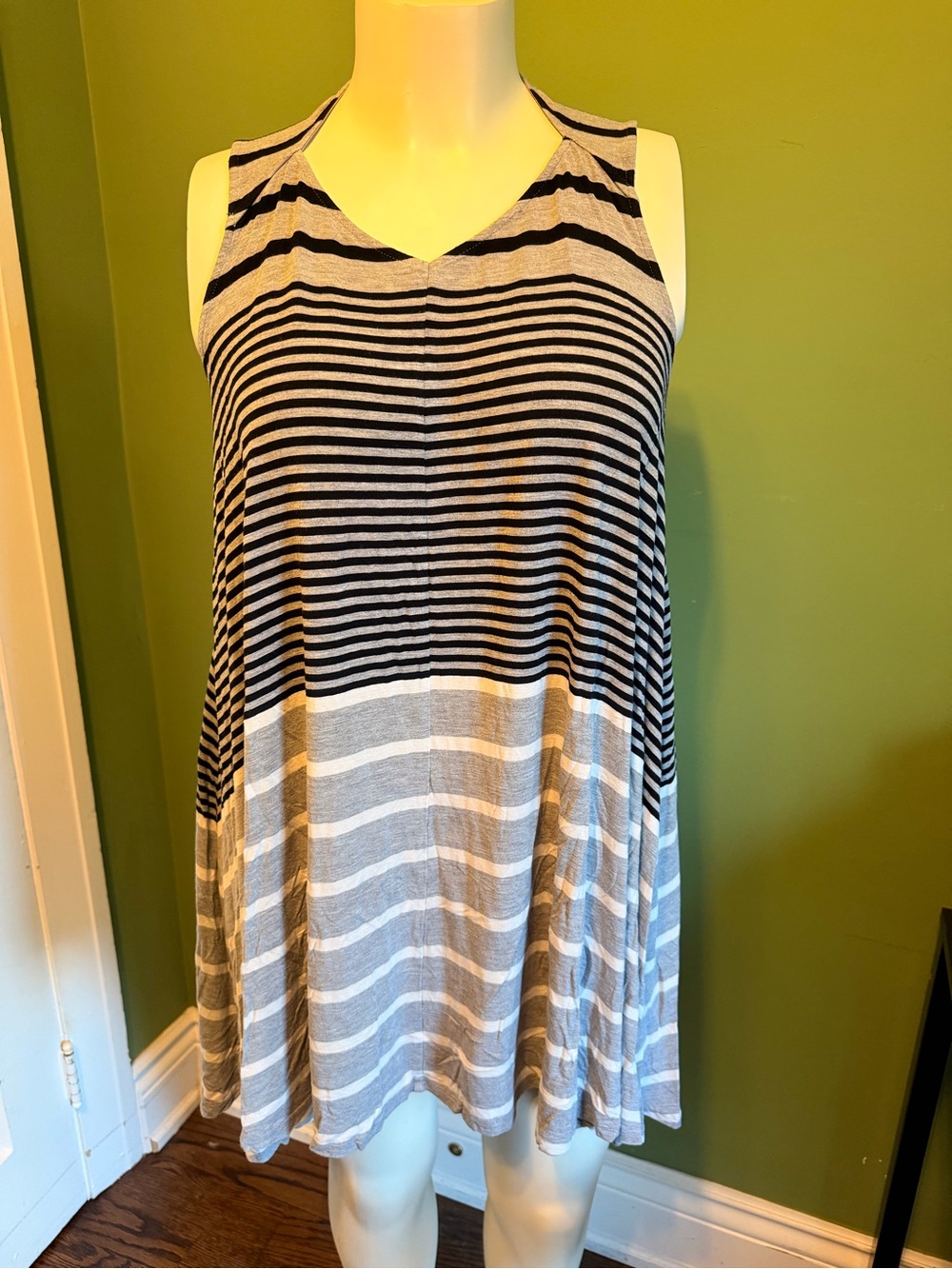 American Eagle soft and Sexy sleevless V-Neck Striped Swing Dress Black & White